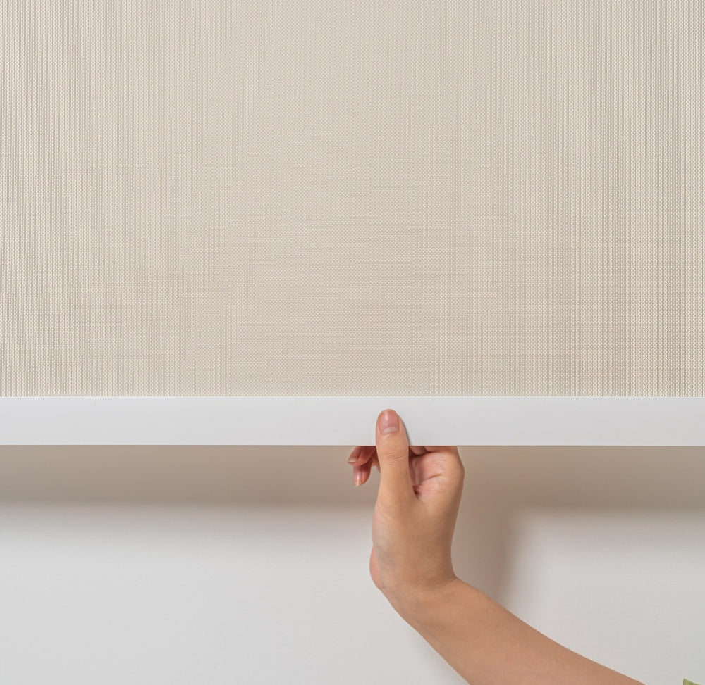 Cordless double roller blinds with dual-layer for day and night use.