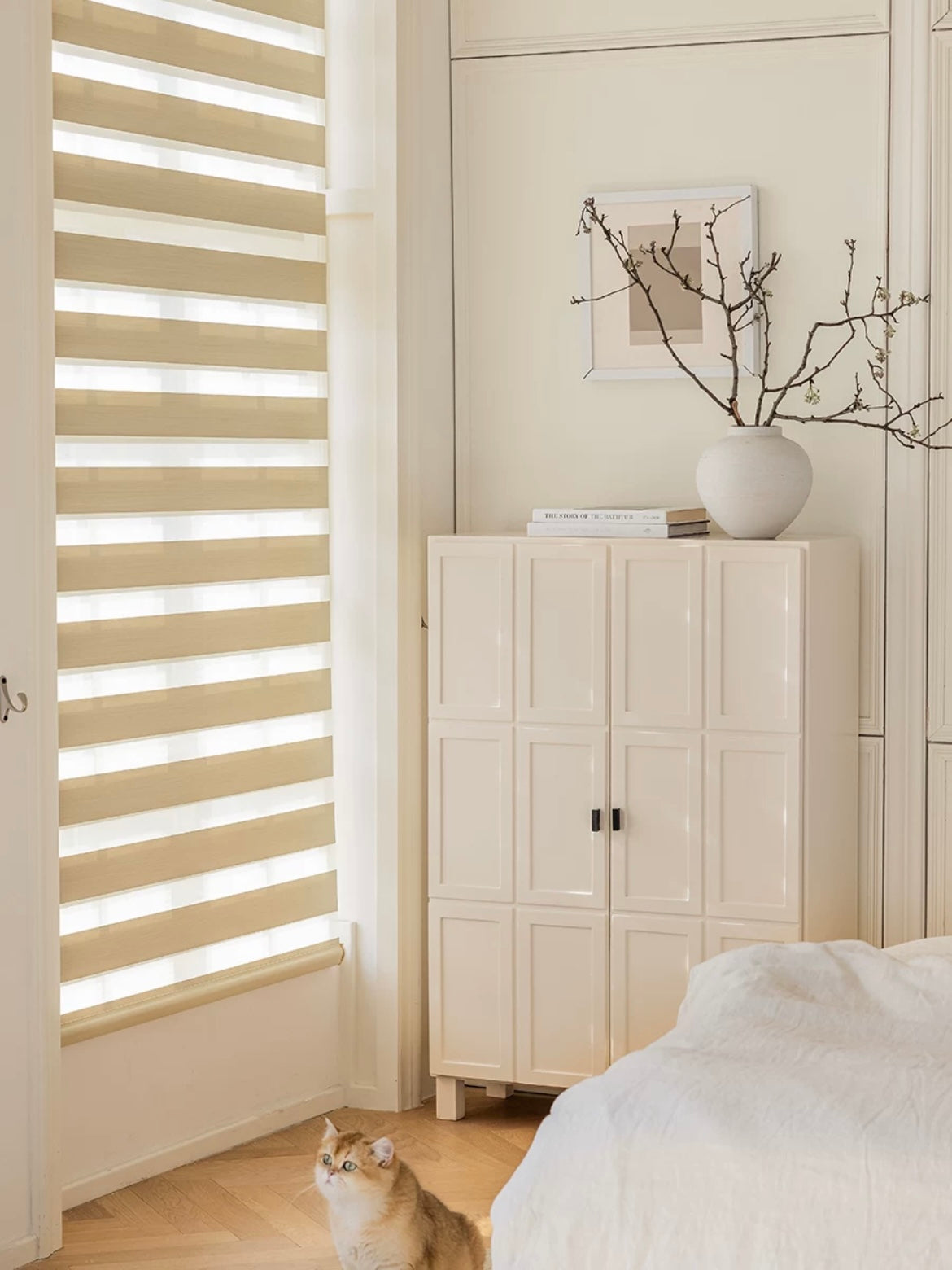 Cordless Custom Waterproof Zebra Roller Shades – Available in 5 ColorsExperience Unmatched Elegance and Functionality with Our Zebra Blinds: A Perfect Fusion of Style and Innovation! If you're planning to upgrade to motorized shades, bCordless Custom Waterproof Zebra Roller Shades –
