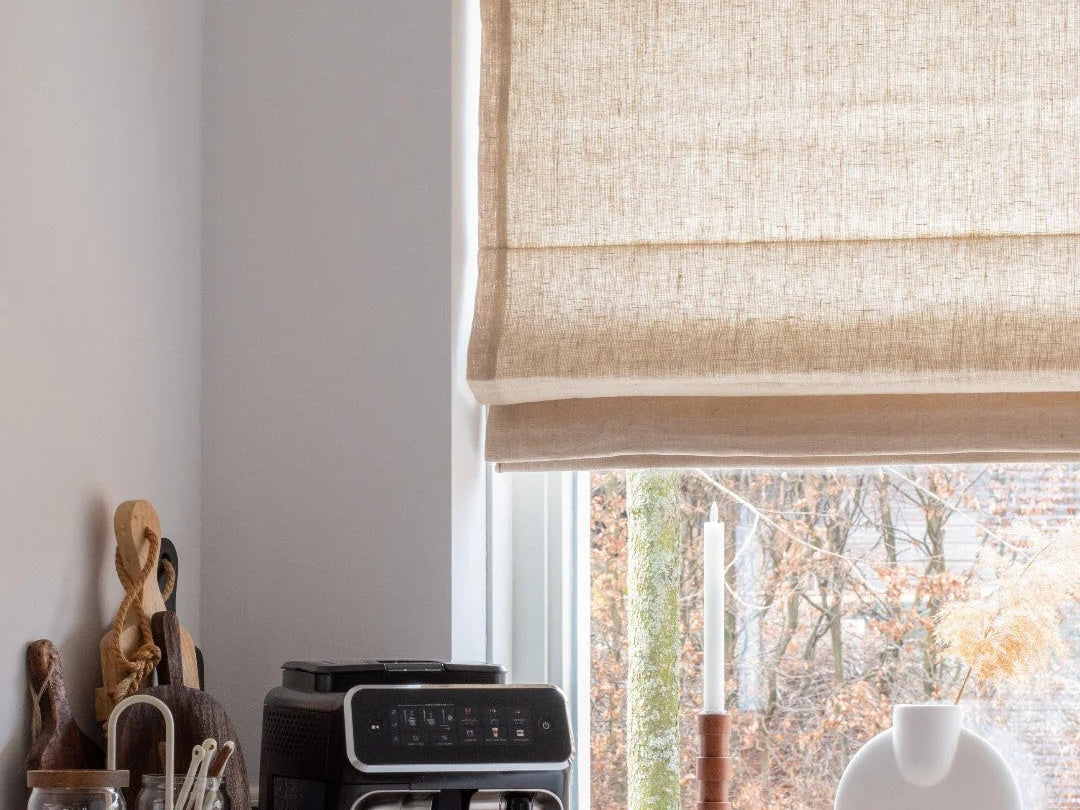 Custom Shades & Blinds with 5-7 day lead time, multiple shipping options, Hunter Douglas style, and 1-year warranty