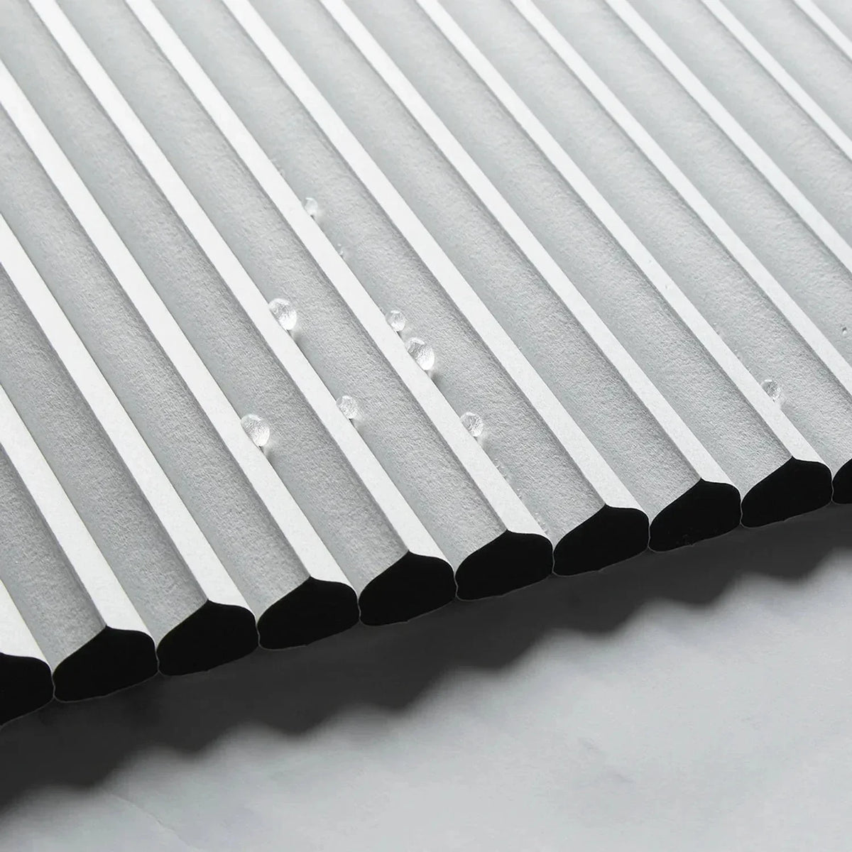 Cordless 1-inch honeycomb waterproof bathroom blinds with mold-resistant fabric and thermal insulation